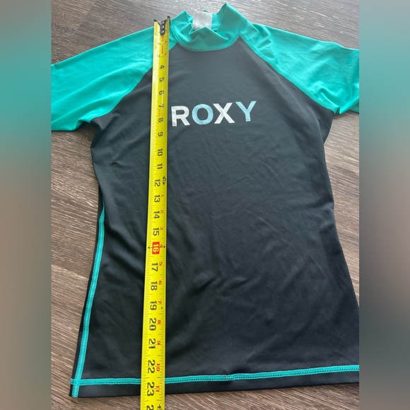 Roxy Women’s Rash Guard Size Small - Picture 6 of 9